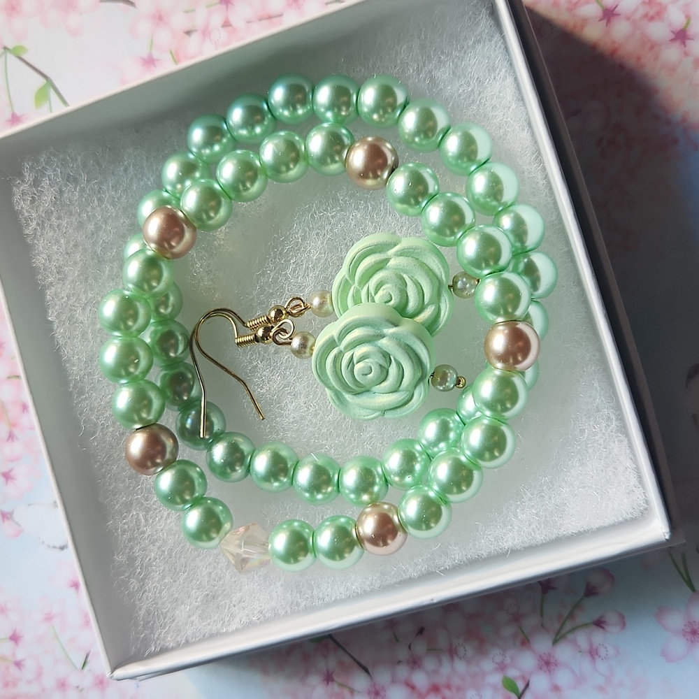 Handmade Green Bracelet & Earring Set - 18k Gold Plated and Glass Beads